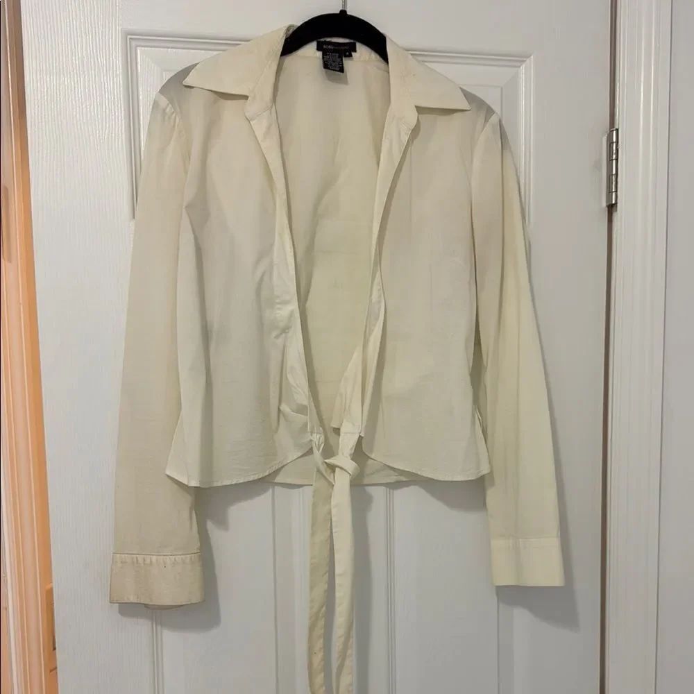 BCBGMaxAzria Cream Tied Classic Top Size 4 IVORY - Like New Collared Top